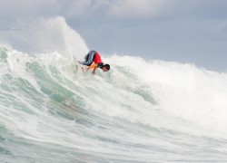 Tricky waves open the Rip Curl Pro Bells Beach 2014 Image gabrielmedina25.jpg