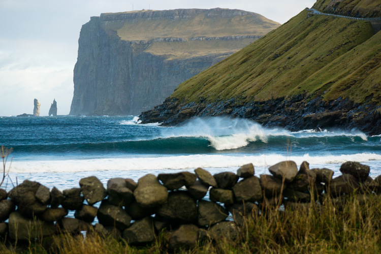 Image surfingfaroes.jpg