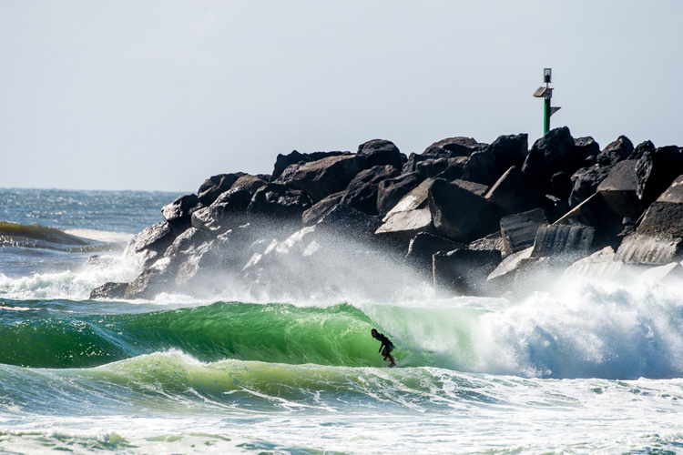 What is the ideal wave for surfing? Image perfectsurfingwave.jpg
