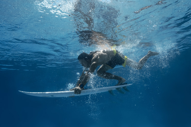 How to duck dive Image duckdive.jpg