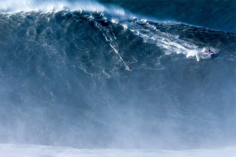 Rodrigo Koxa breaks the world record for the biggest wave ever surfed Image rodrigokoxanazare.jpg