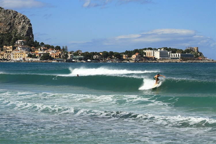 Image surfing-sicily.jpg