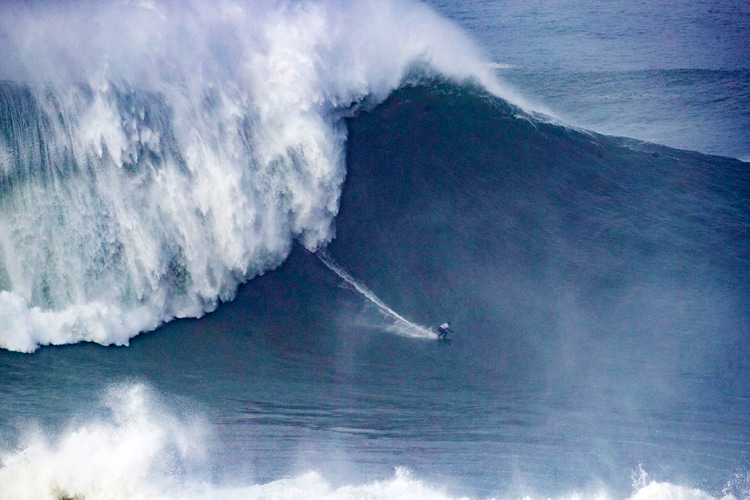 73.5 feet: Maya Gabeira sets new Guinness World Record Image maya-gabeira-world-record-wave.jpg